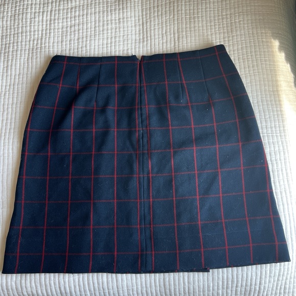 Navy and red plaid skirt - Picture 6 of 6
